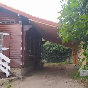 Independant Attenant A Maison Dans Grand Jardin Retournac